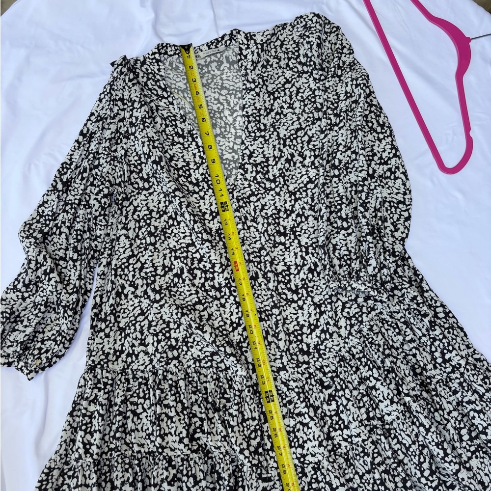 Zara Black and White Long Sleeve Dress - Picture 2 of 4